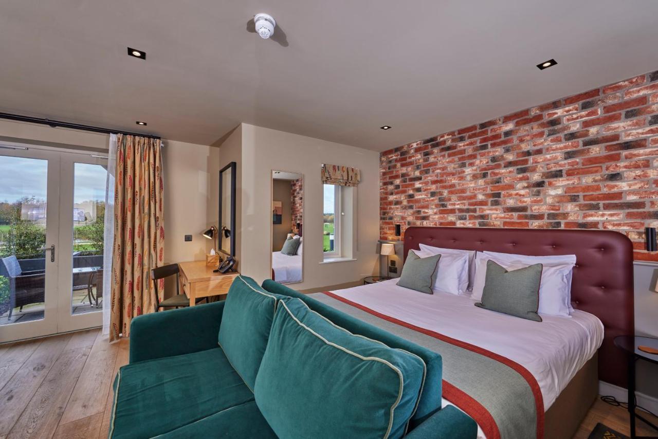 Hotel Sandburn Hall 4*