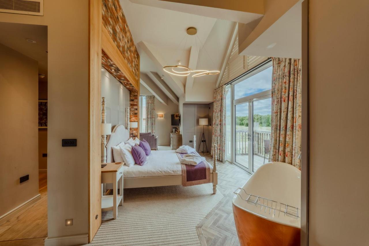 Отель Sandburn Hall 4*